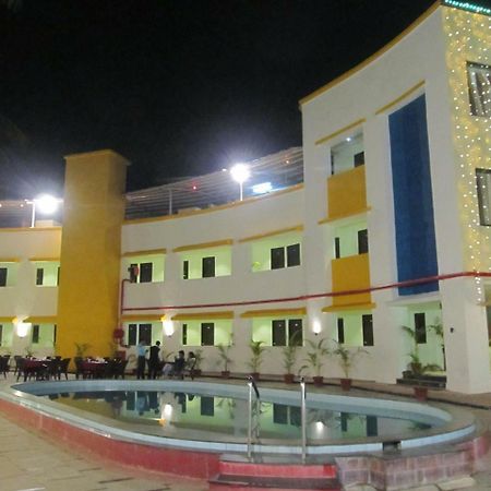 Hotel Sea Rock Villa Daman Exterior photo