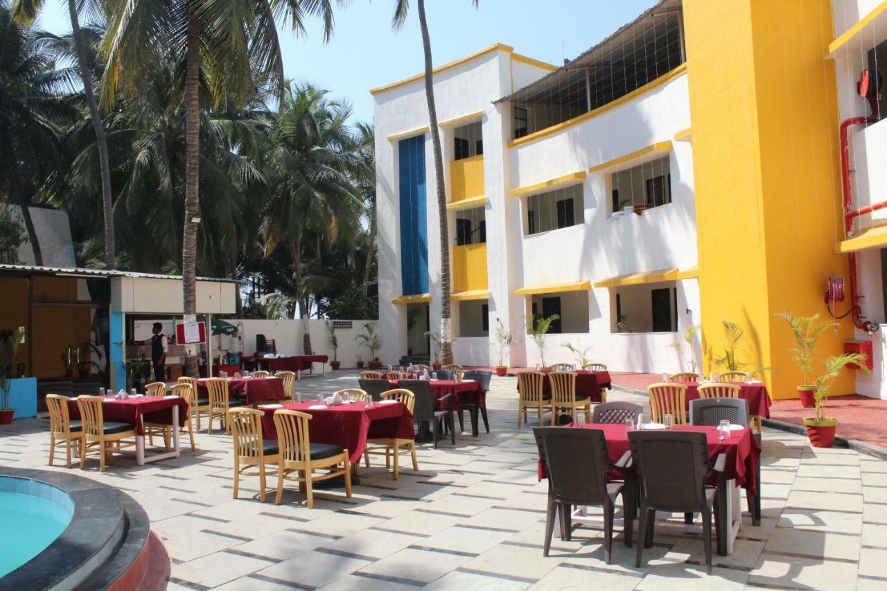 Hotel Sea Rock Villa Daman Exterior photo