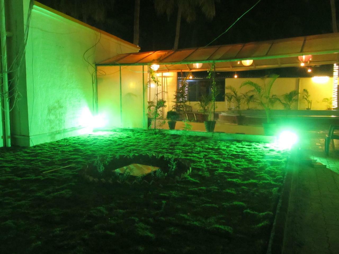 Hotel Sea Rock Villa Daman Exterior photo