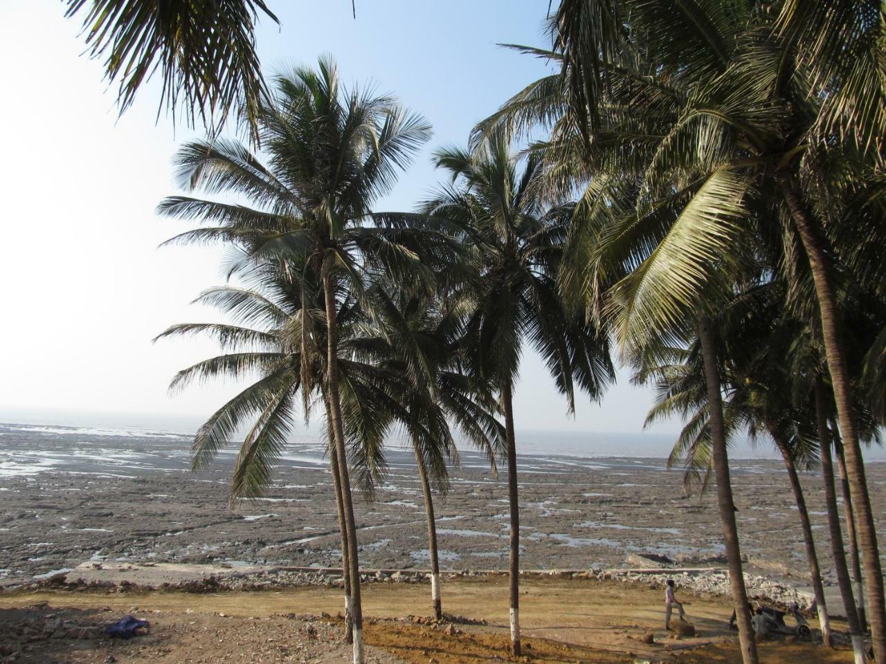 Hotel Sea Rock Villa Daman Exterior photo