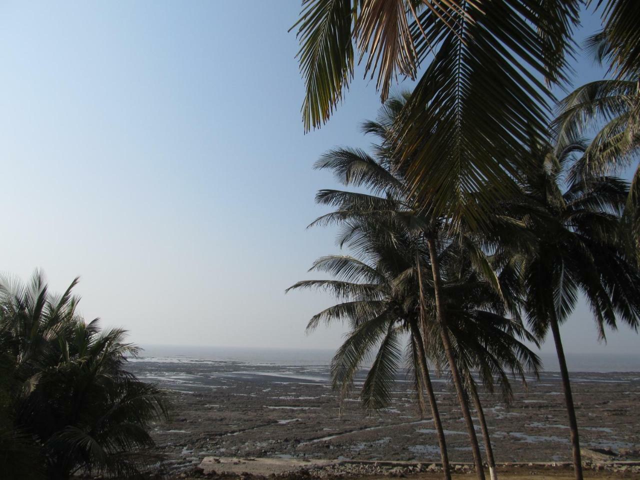 Hotel Sea Rock Villa Daman Exterior photo