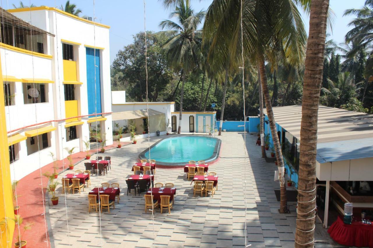 Hotel Sea Rock Villa Daman Exterior photo